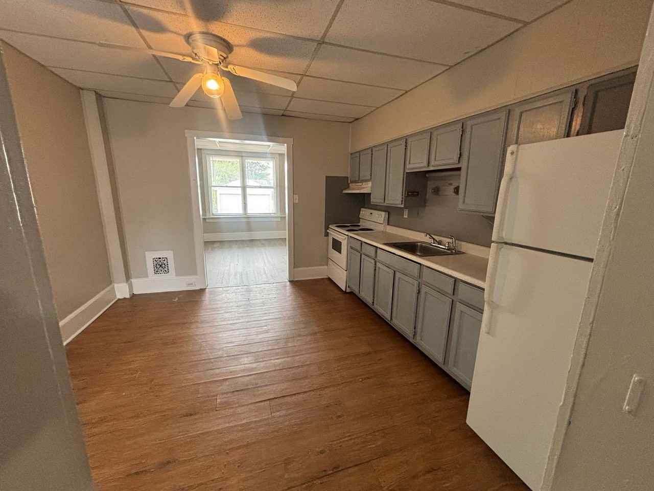 1039 Leiper St 1st Fl - Photo 5 of 10