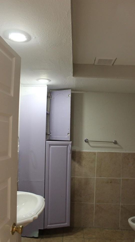 713 Sabine St - Photo 5 of 7