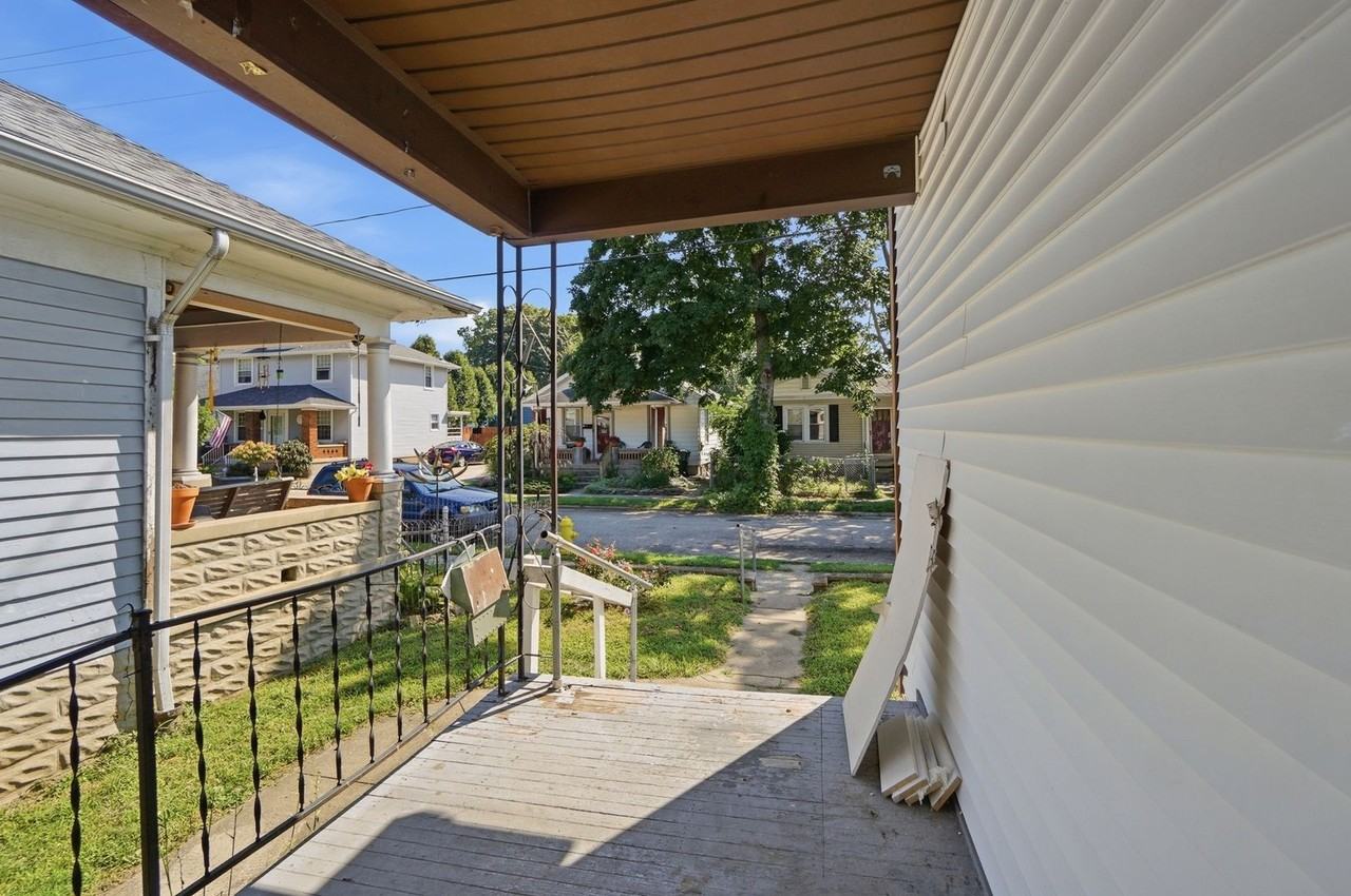 413 Lockwood Ave - Photo 7 of 50