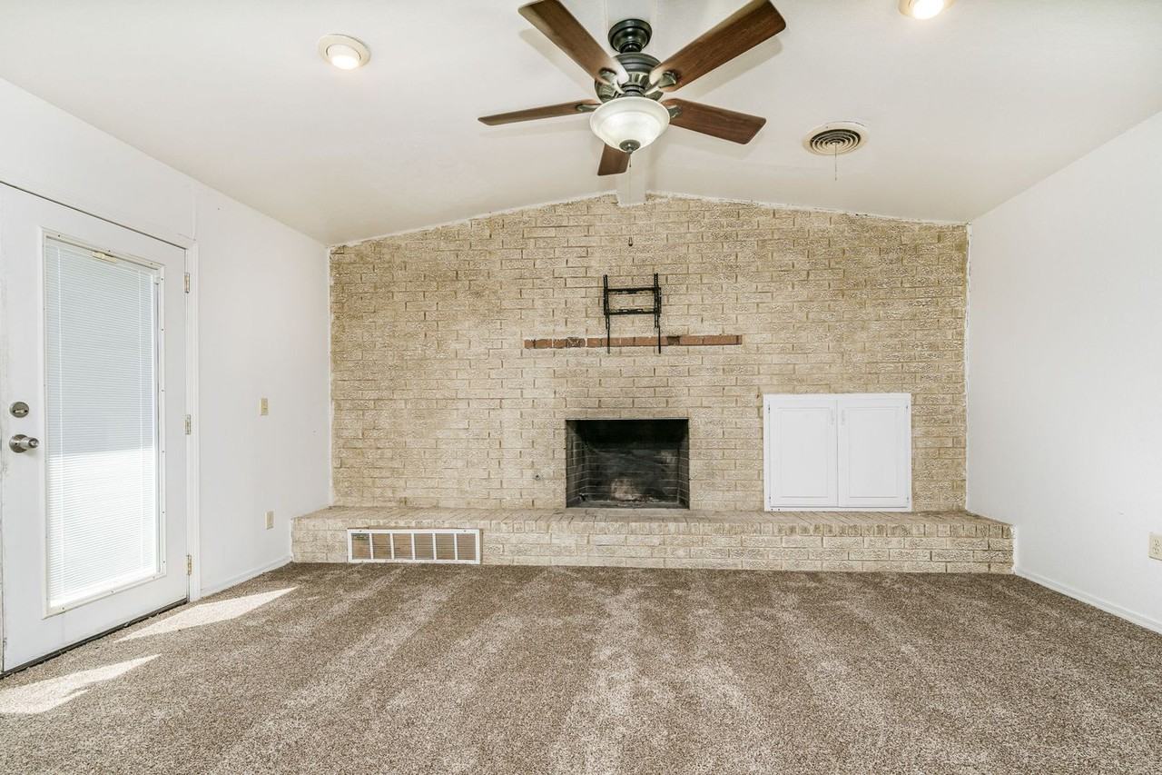 3103 Sw 27th Ave - Photo 5 of 18