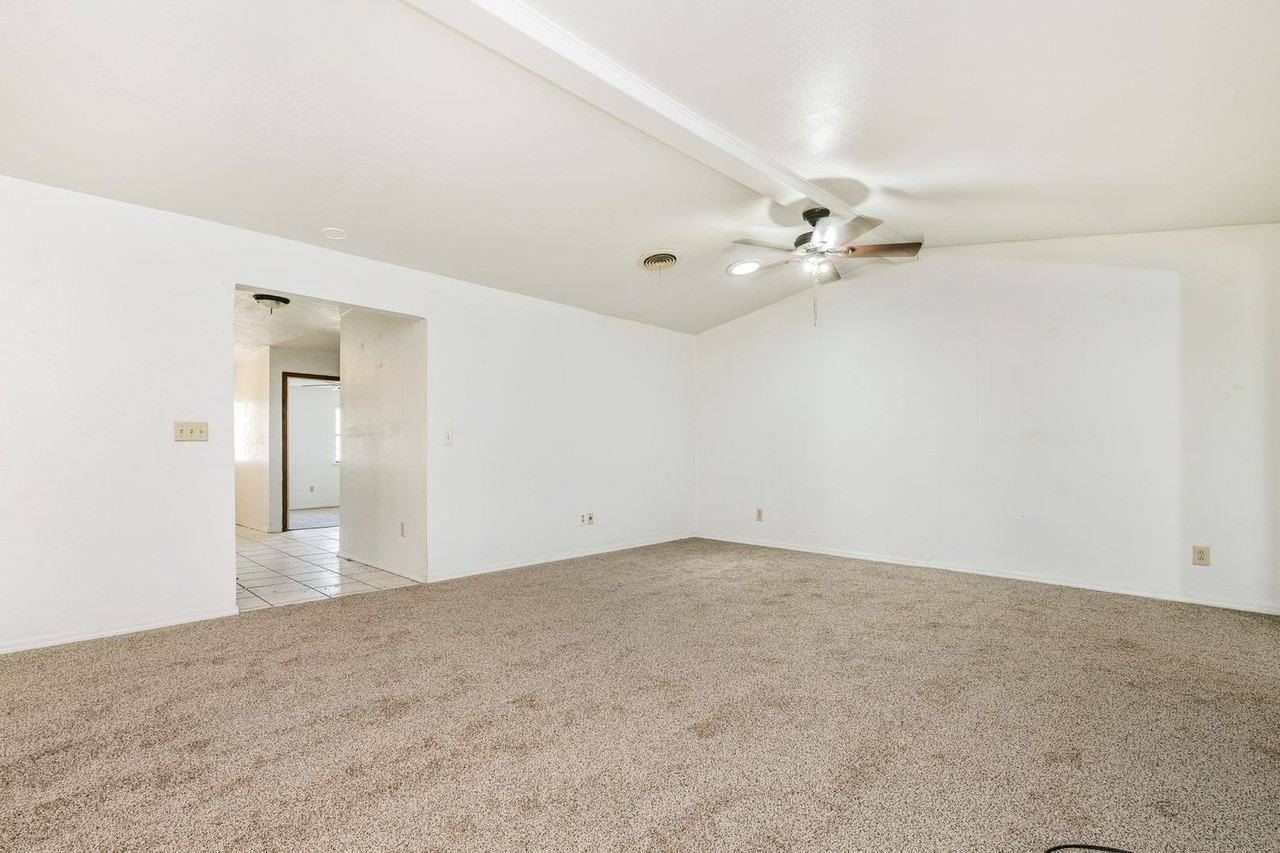 3103 Sw 27th Ave - Photo 6 of 18