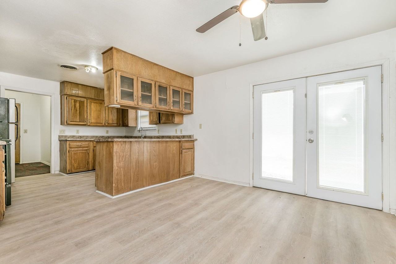 3103 Sw 27th Ave - Photo 7 of 18