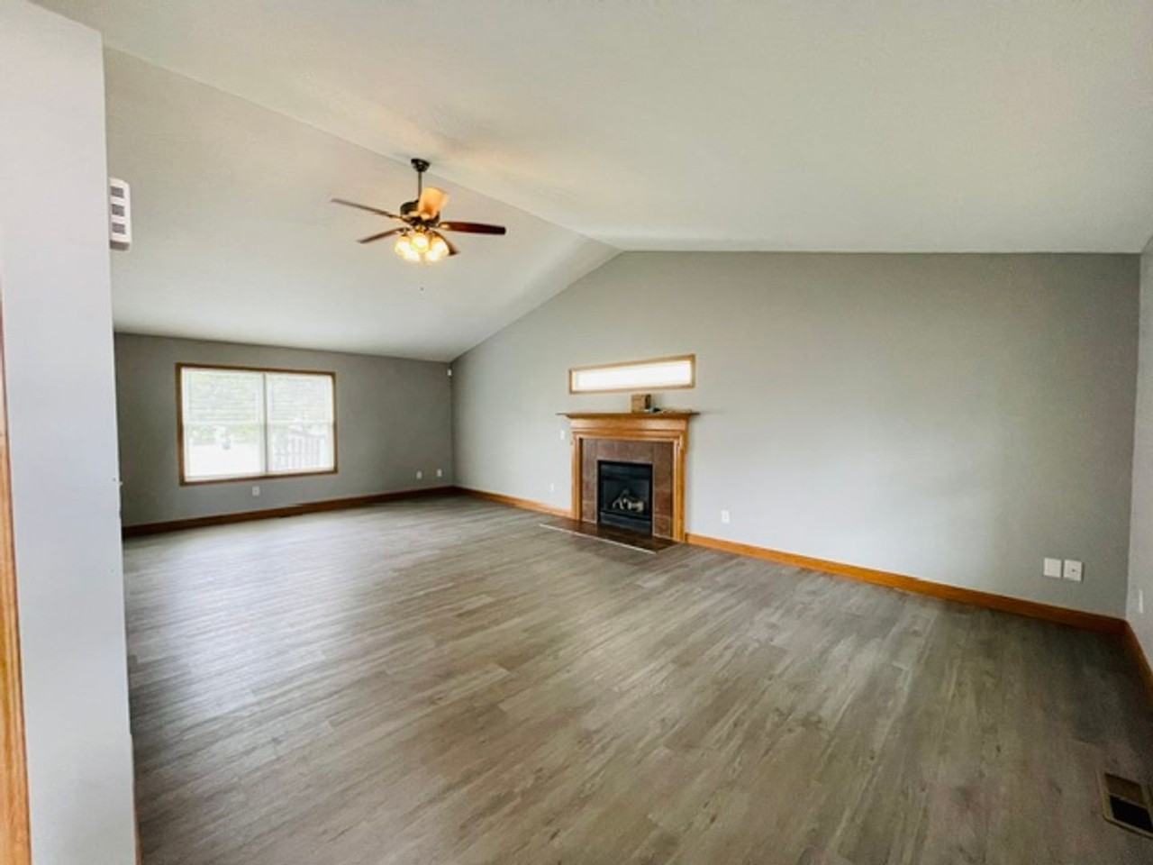 8575 Fernbrook Dr - Photo 3 of 35