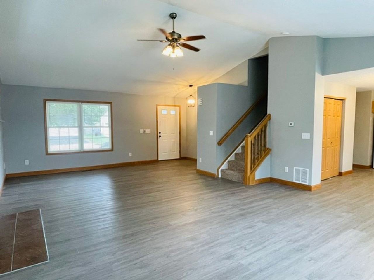 8575 Fernbrook Dr - Photo 6 of 35