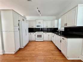 1135 1135 Cliffrose St th 1135 - Photo 1 of 1