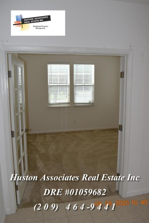 458 N Covina St - Photo 3 of 20