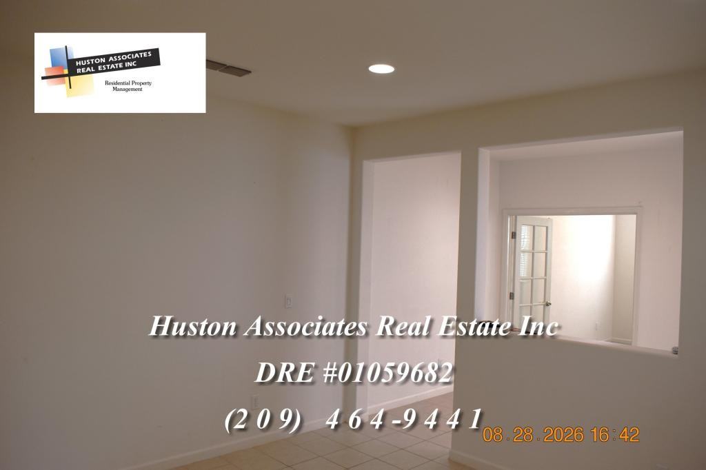 458 N Covina St - Photo 5 of 20