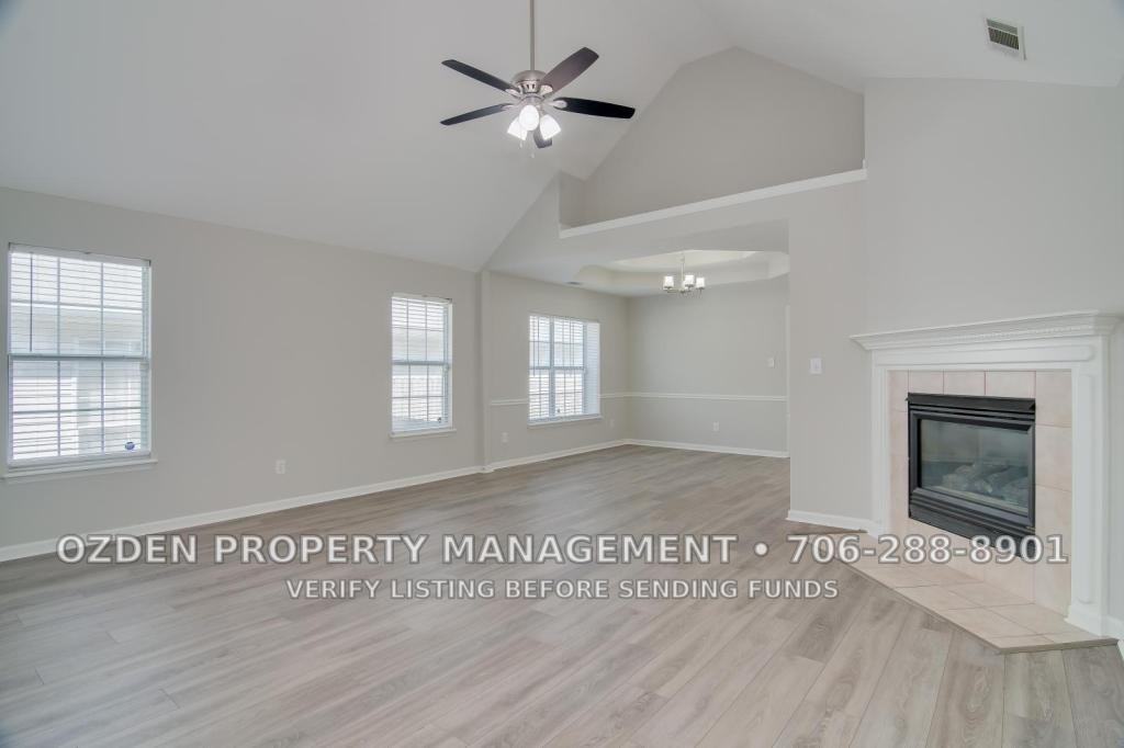 2525 Commons Trace Dr - Photo 5 of 32