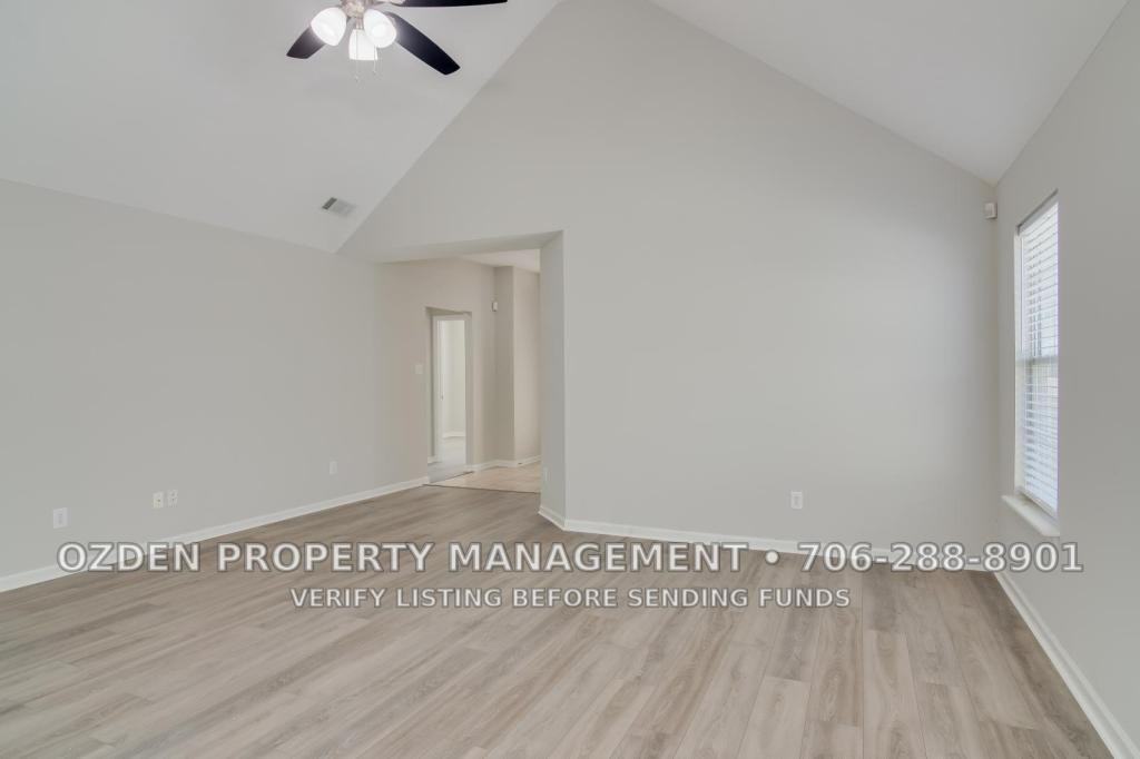 2525 Commons Trace Dr - Photo 7 of 32