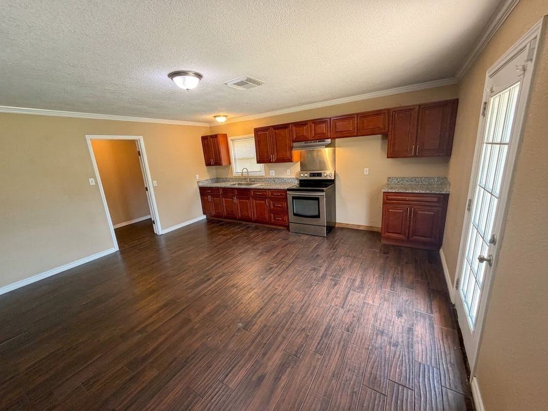 1103 Boling Brook St - Photo 6 of 18