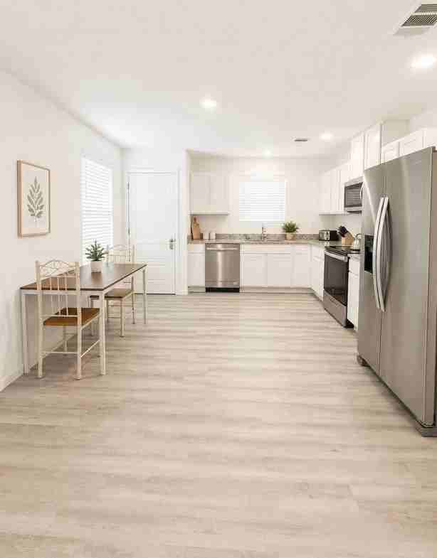200 Benjamin Dr - Photo 2 of 6