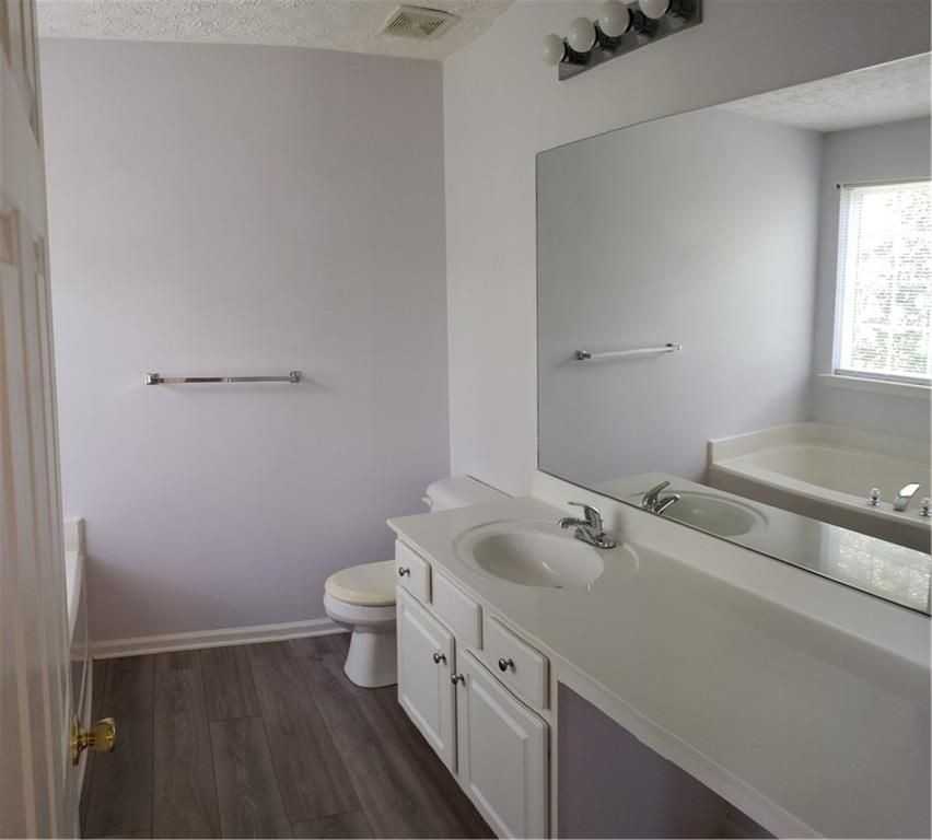 204 Wild Flower Ln - Photo 4 of 24