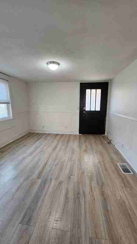 1321 Ann St Nw - Photo 2 of 9