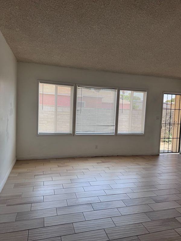 2770 Glenwood Pl - Photo 5 of 15