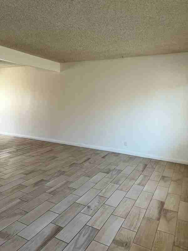 2770 Glenwood Pl - Photo 6 of 15