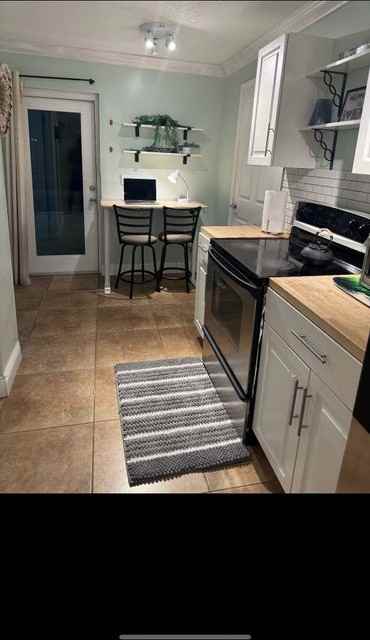 714 Nw 7th St - Photo 3 of 13