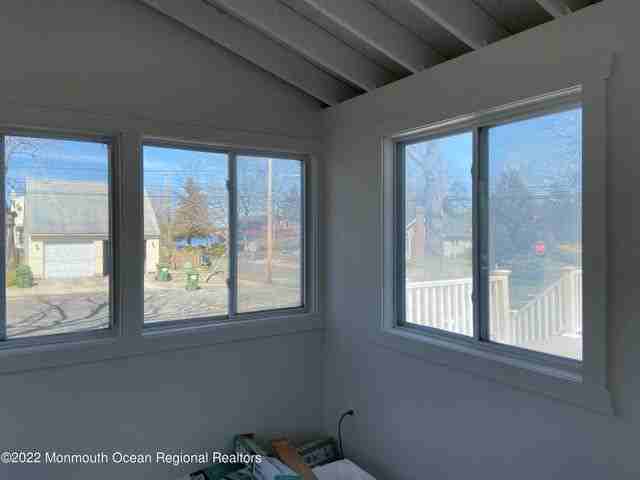 211 Henley Ave - Photo 3 of 8