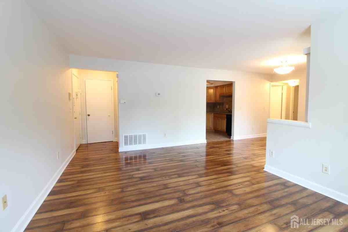 3123 Sayre Dr - Photo 3 of 25