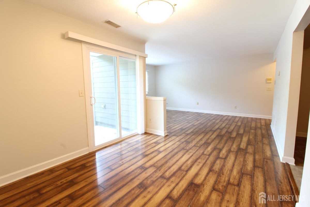 3123 Sayre Dr - Photo 5 of 25