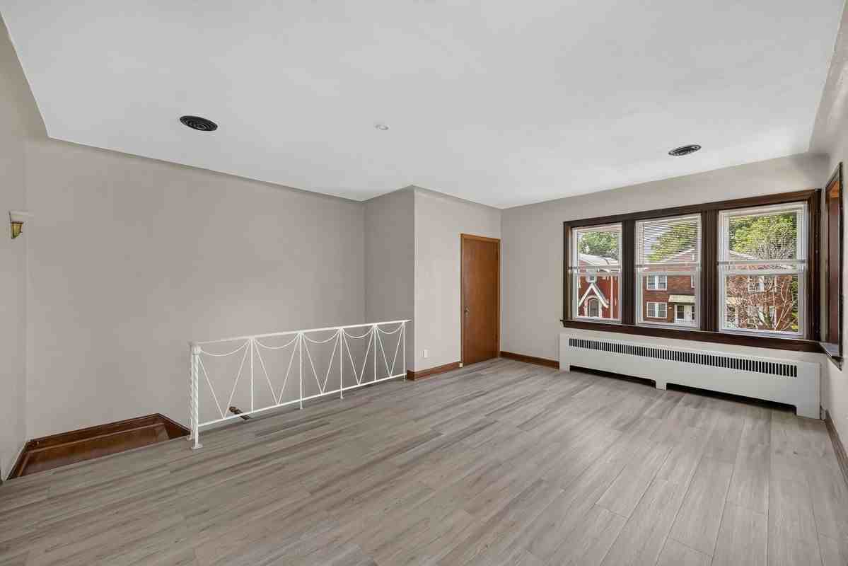 3969 Fillmore St ##2f - Photo 3 of 18