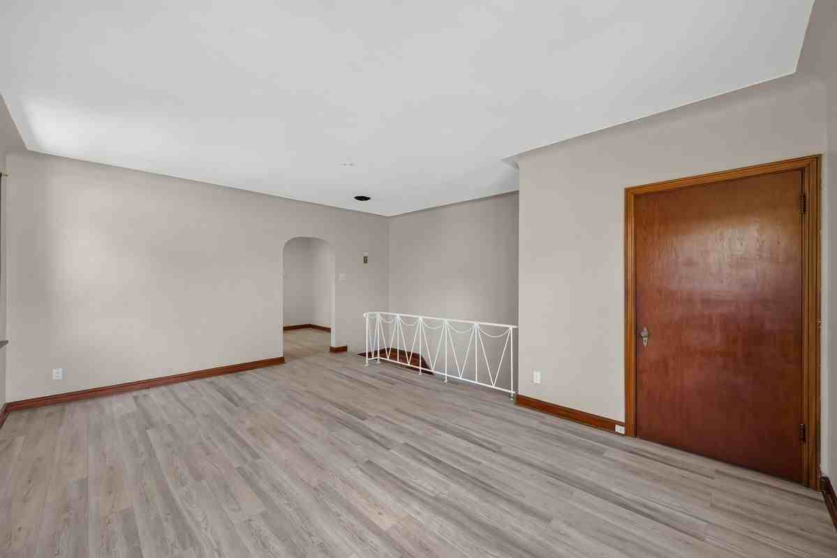 3969 Fillmore St ##2f - Photo 4 of 18