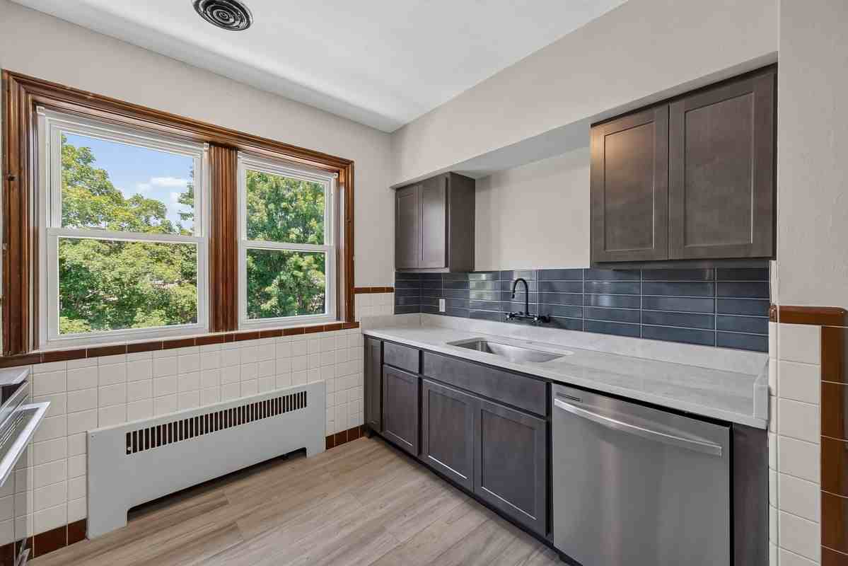 3969 Fillmore St ##2f - Photo 7 of 18