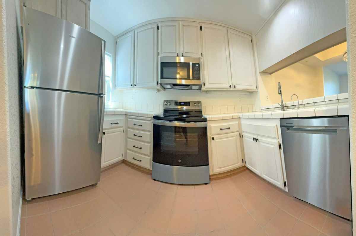 332 Treasure Island Dr - Photo 4 of 23