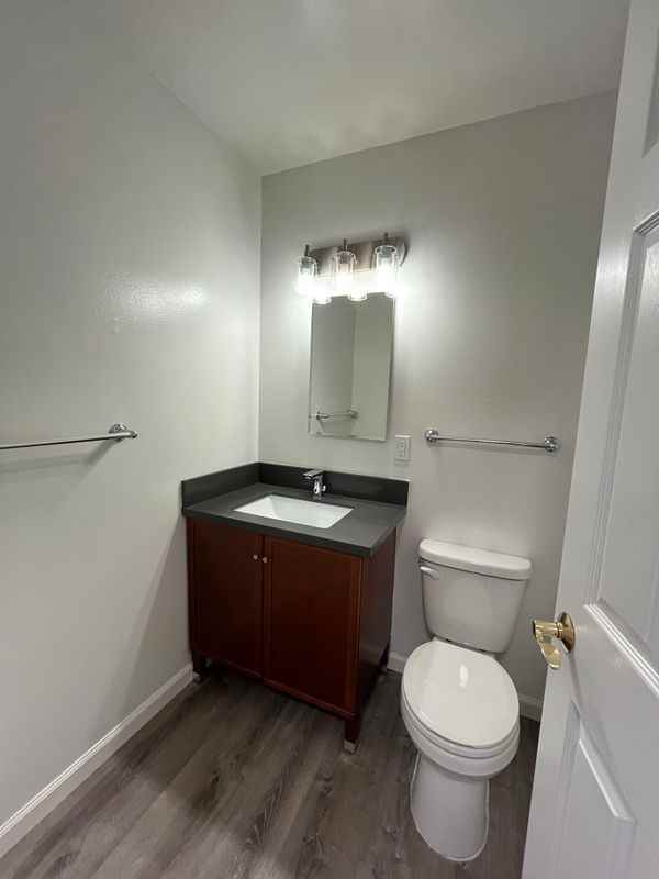 1615 Hudson St - Photo 4 of 8