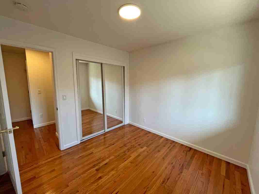1615 Hudson St - Photo 5 of 8