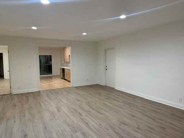 2125 N Ave - Photo 2 of 17