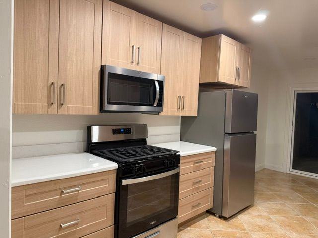 2125 N Ave - Photo 3 of 17