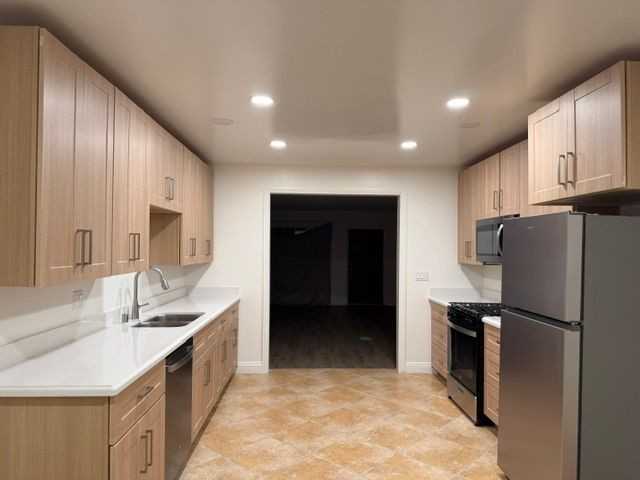 2125 N Ave - Photo 5 of 17
