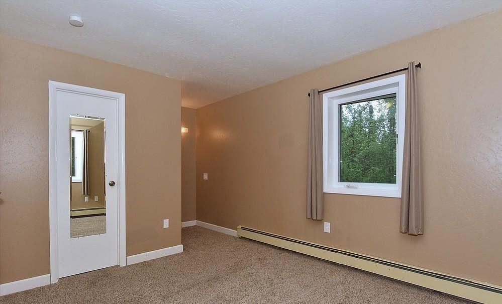 1900 Jupiter Dr - Photo 4 of 15
