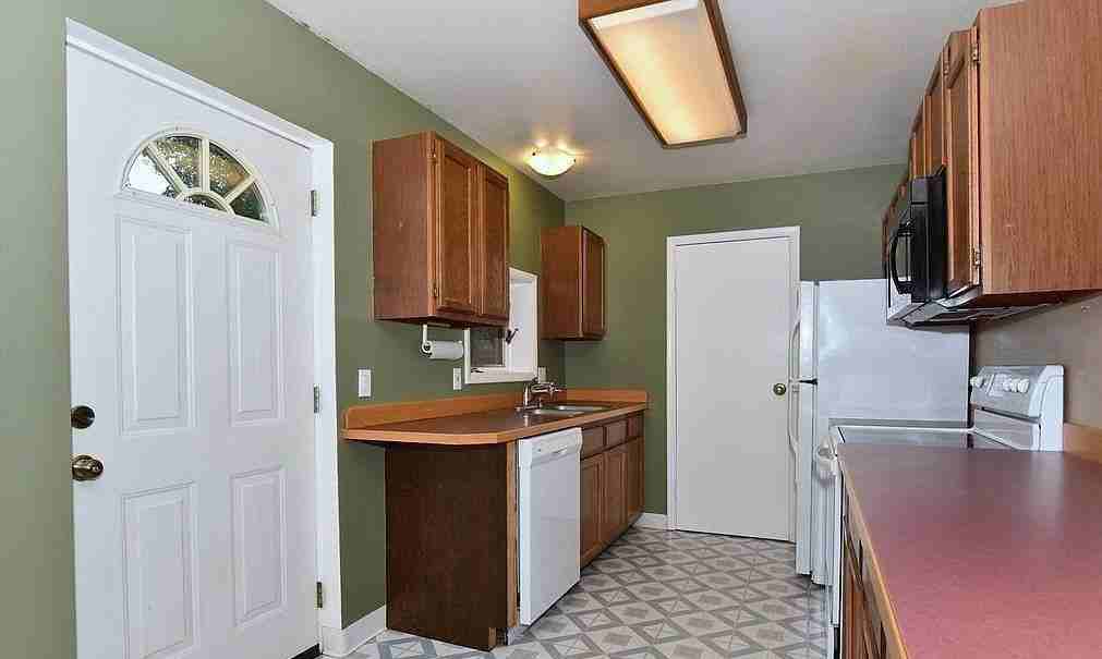 1900 Jupiter Dr - Photo 7 of 15