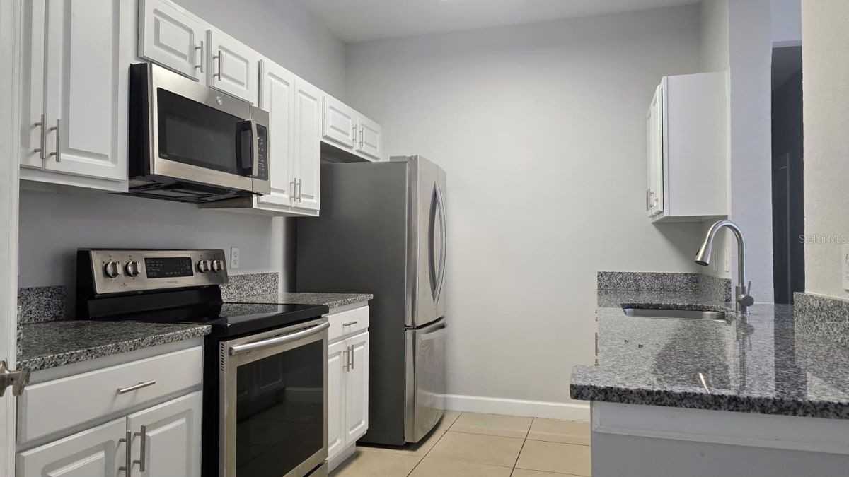 7147 Yacht Basin Ave - Photo 3 of 9