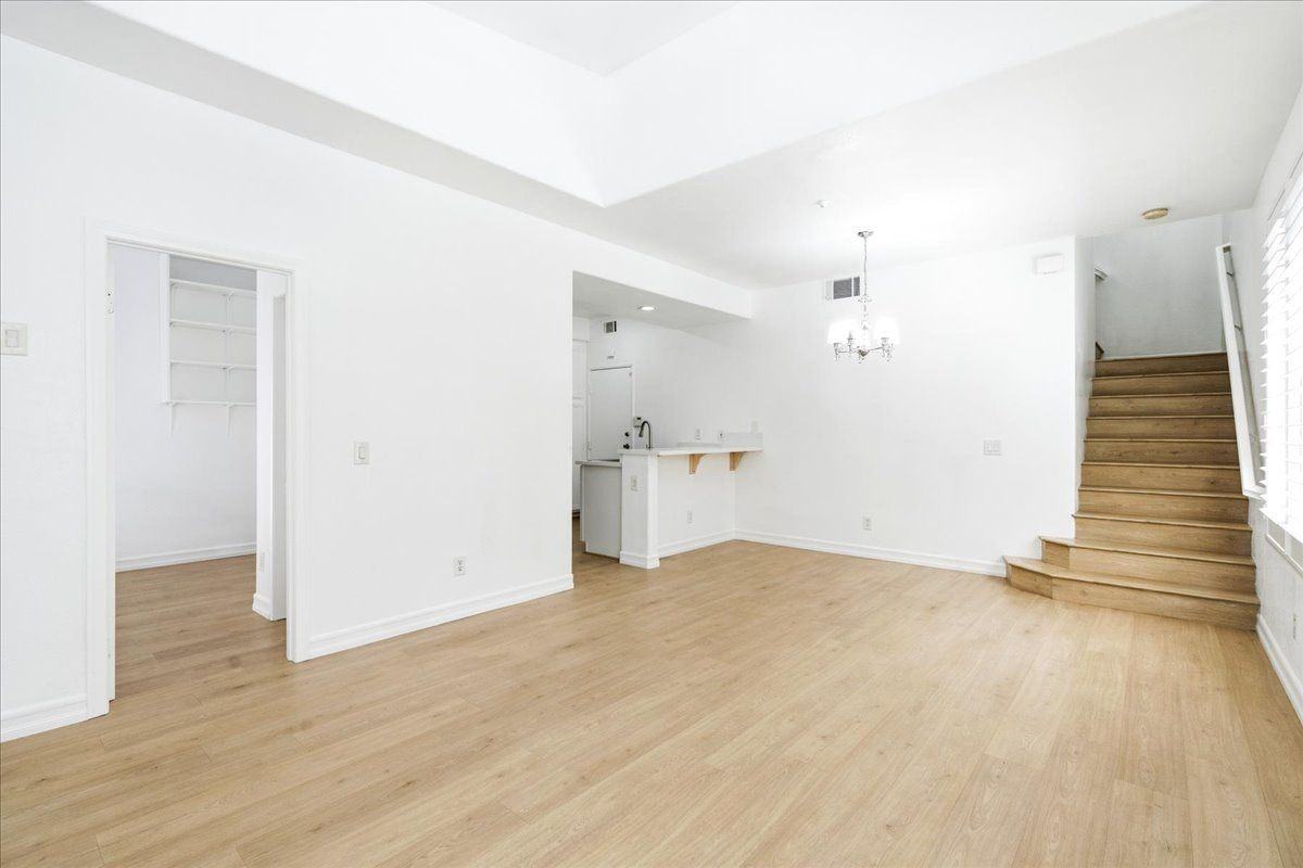 1473 Holcomb Pl - Photo 3 of 3