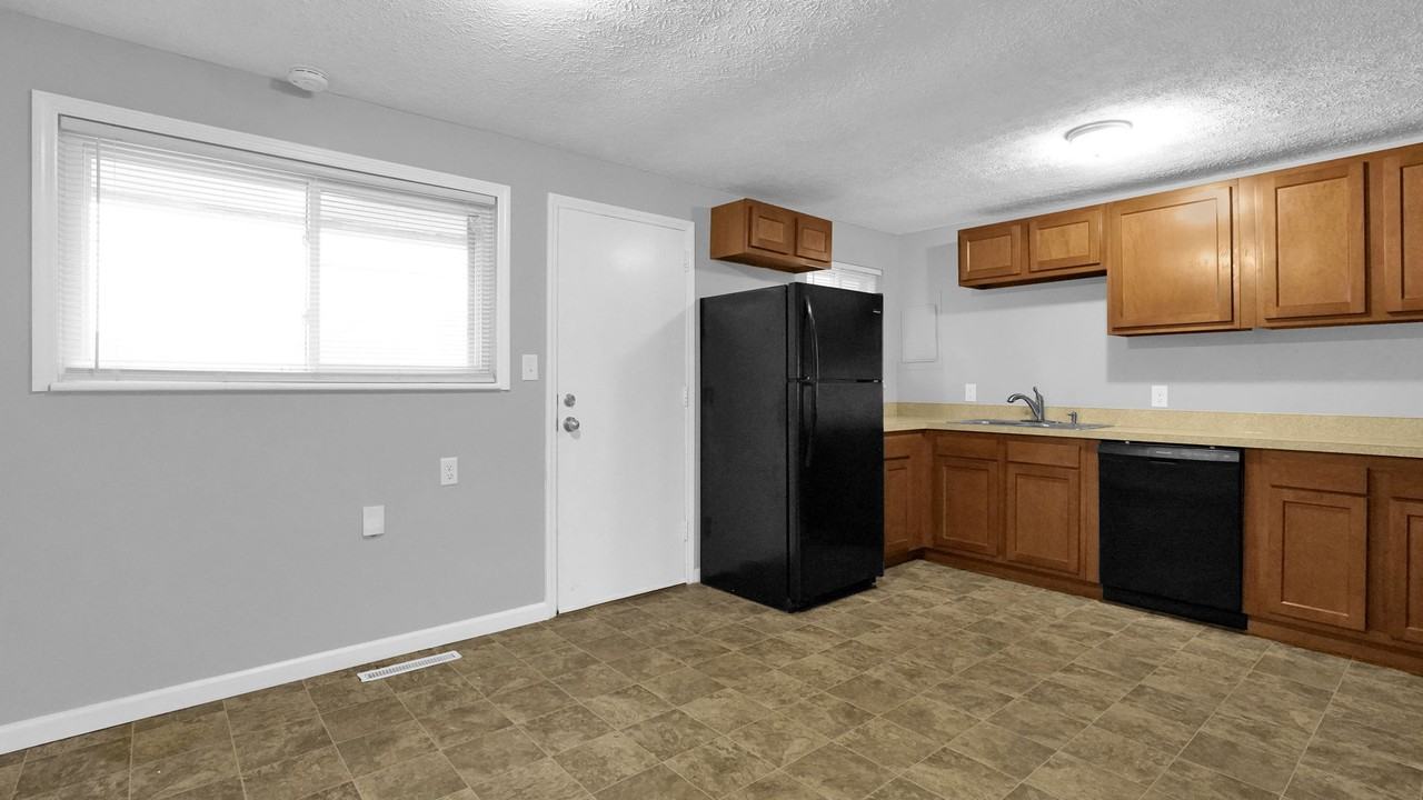 1631 Lucks Rd - Photo 3 of 26