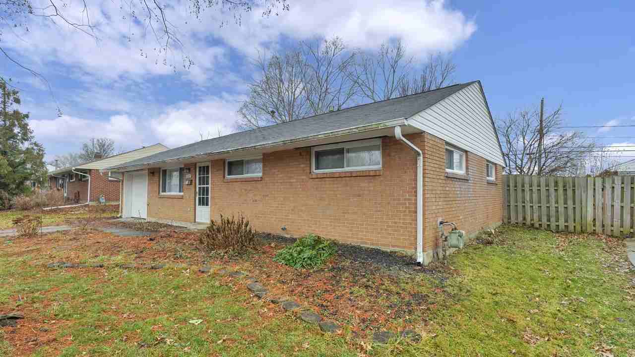 1631 Lucks Rd - Photo 7 of 26