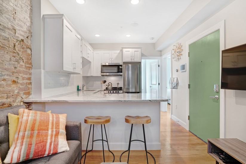 1 Bed / 1 Bath Apartment in East Boston - Photo 5 of 19
