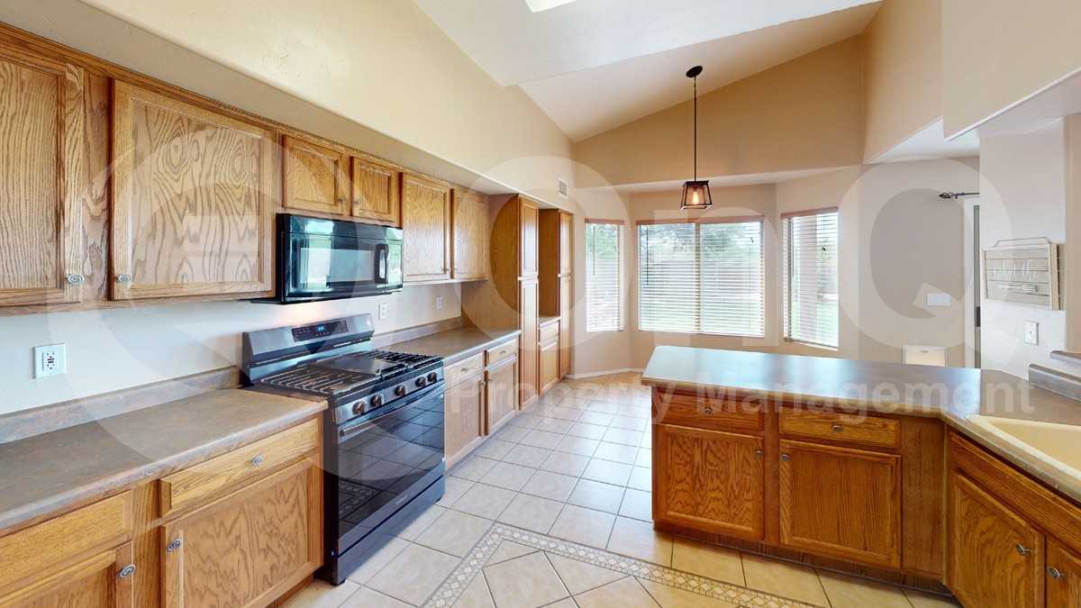 6172 S Lyons Dr - Photo 4 of 31