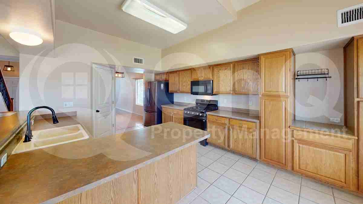 6172 S Lyons Dr - Photo 5 of 31