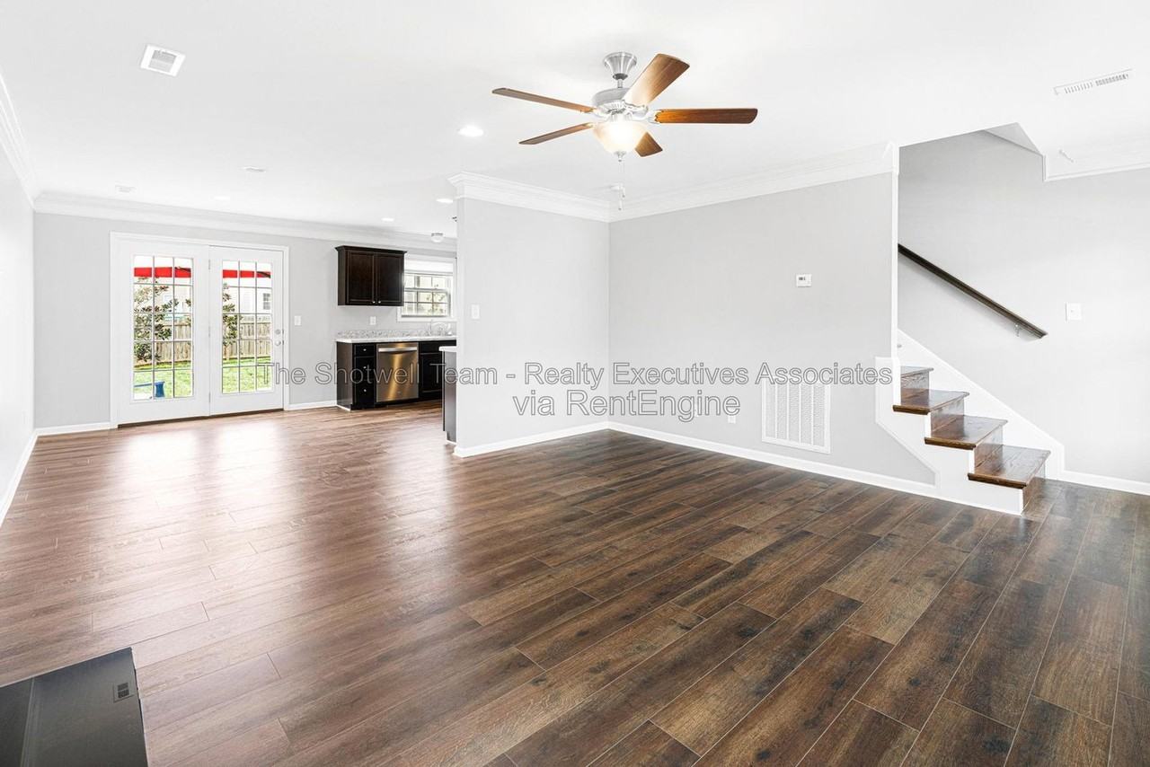 7356 Ladd Rd - Photo 6 of 28