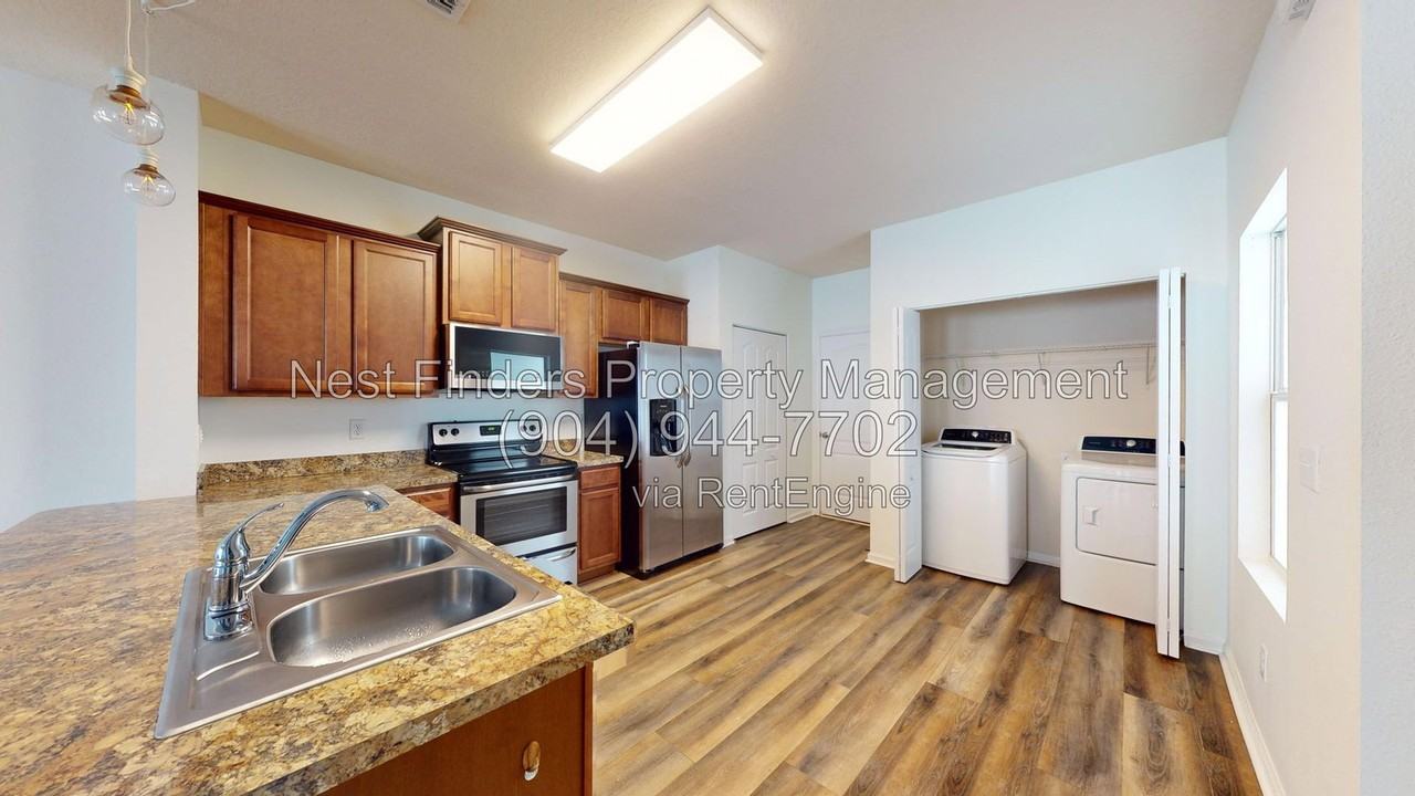 72 Whitland Way - Photo 4 of 21