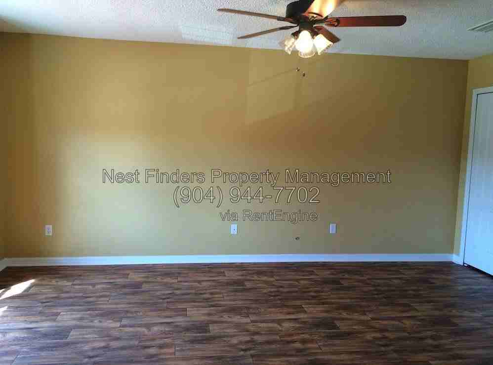 336 Redwood Ln - Photo 4 of 14