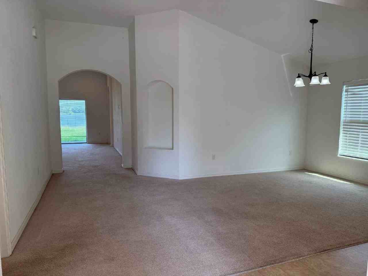737 Buccaneer Blvd - Photo 3 of 20