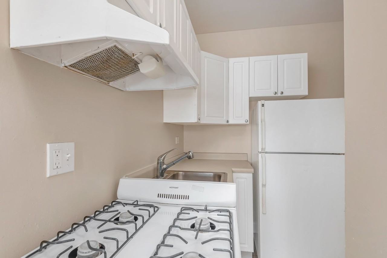 6938 S Cregier Ave. - Photo 2 of 11