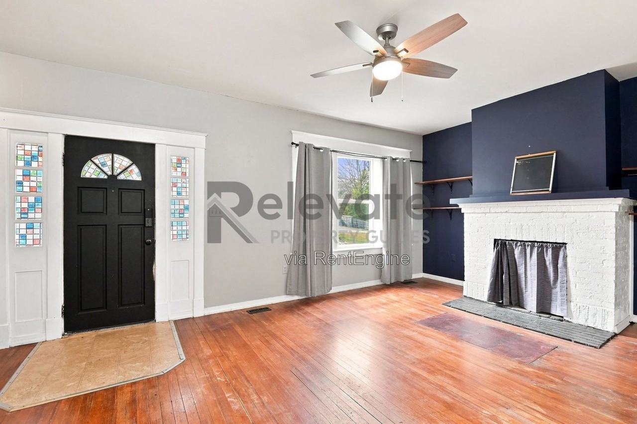218 Hamilton Ave - Photo 5 of 16