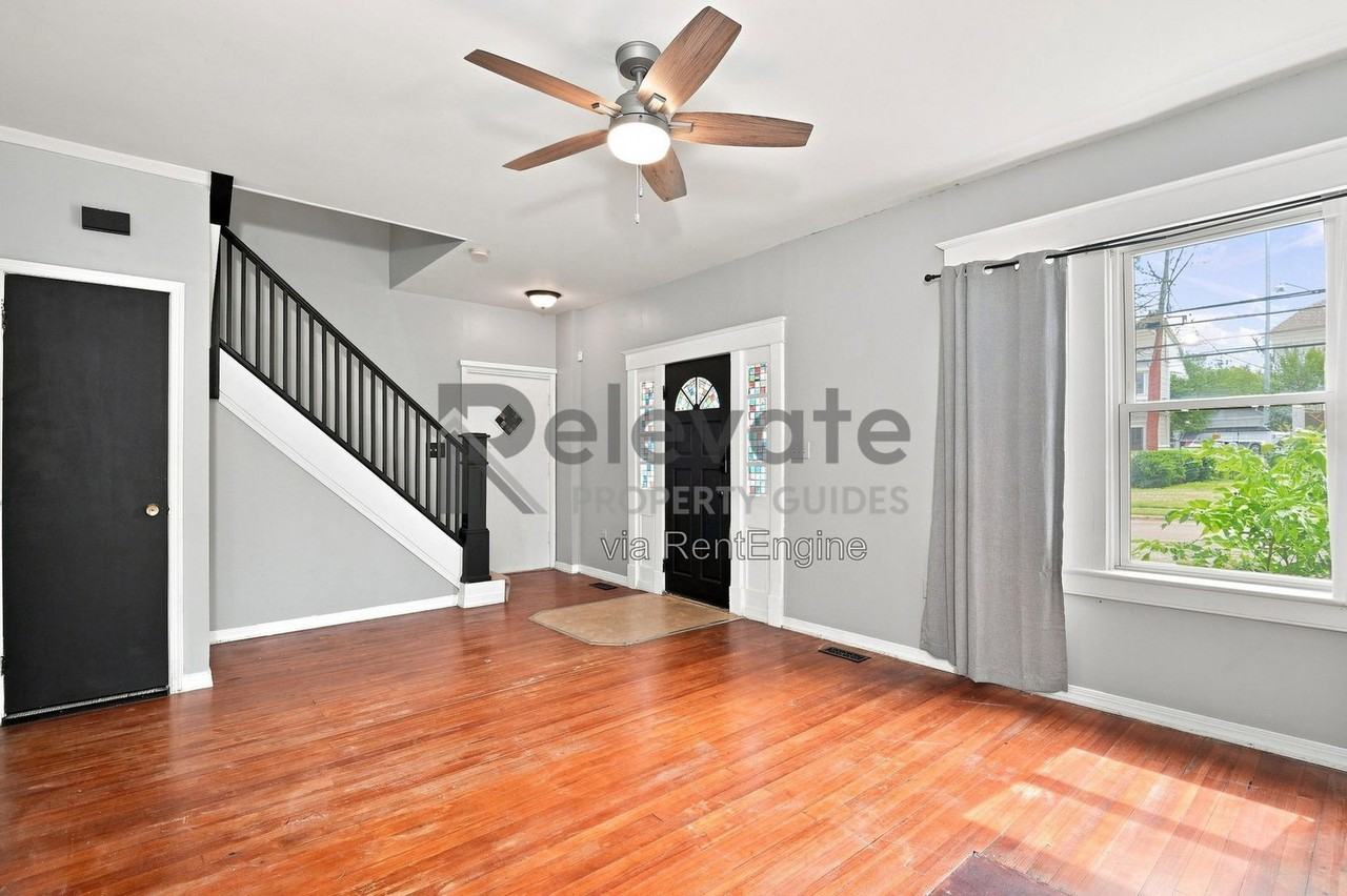 218 Hamilton Ave - Photo 3 of 16