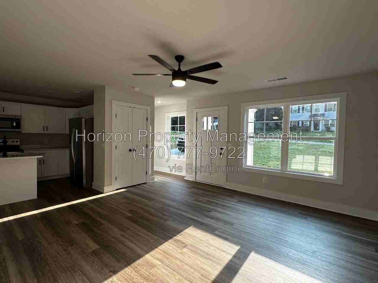 2674 Fairlane Dr - Photo 4 of 28