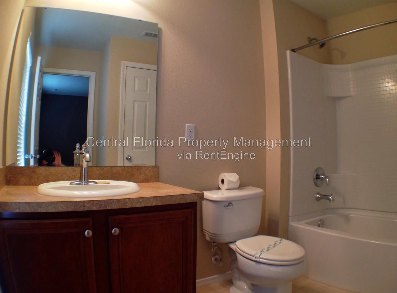 210 Silverglen Ln - Photo 3 of 12